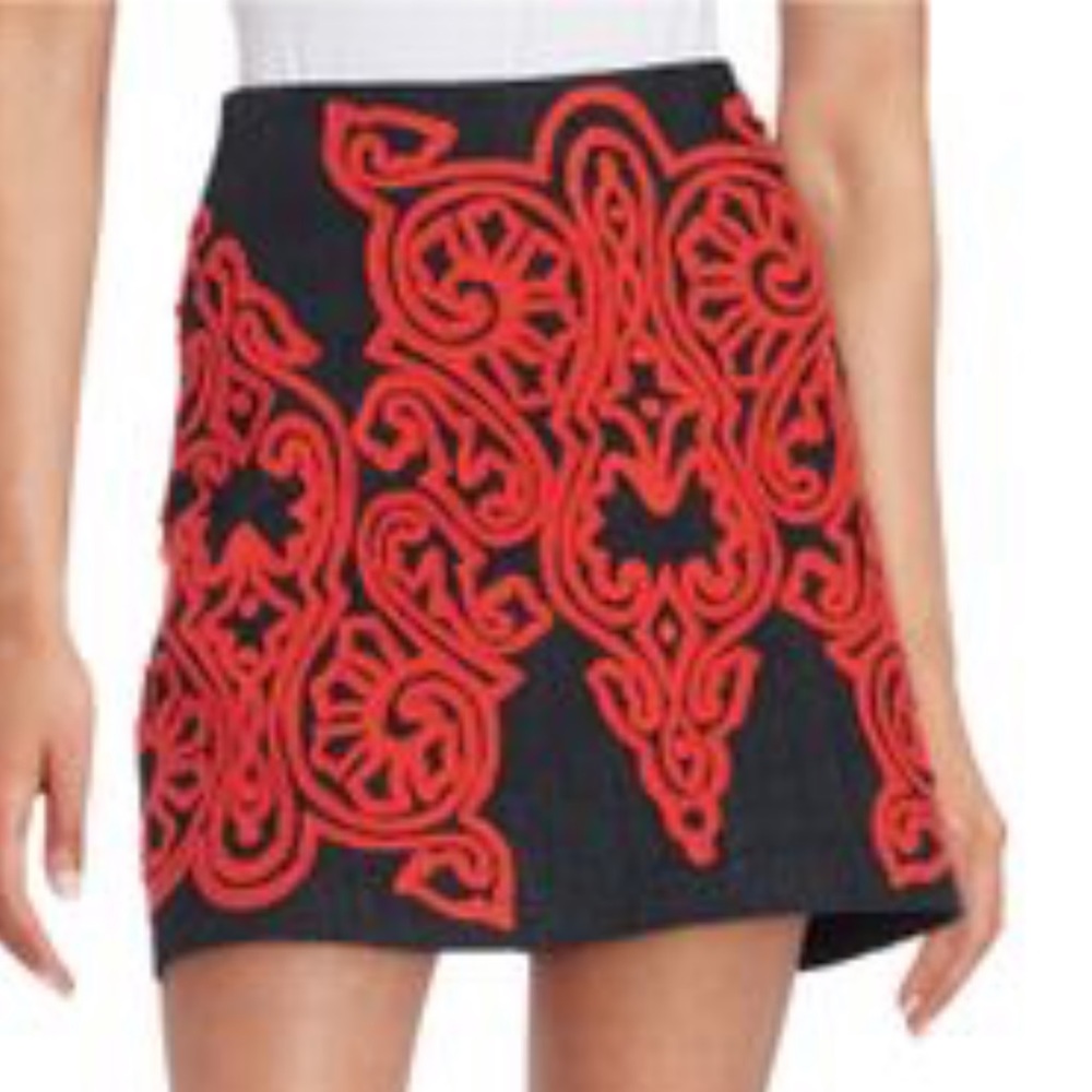 NWT Guess A-Line flocked mini skirt size 8